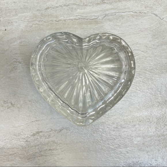 HEART Shaped Trinket Dish with‎ Lid - Picture 1 of 4